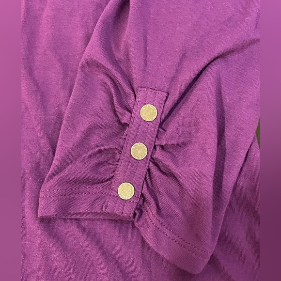 White House Black Market *New With Tags* Long Sleeve Top. Size M - Picture 2 of 7